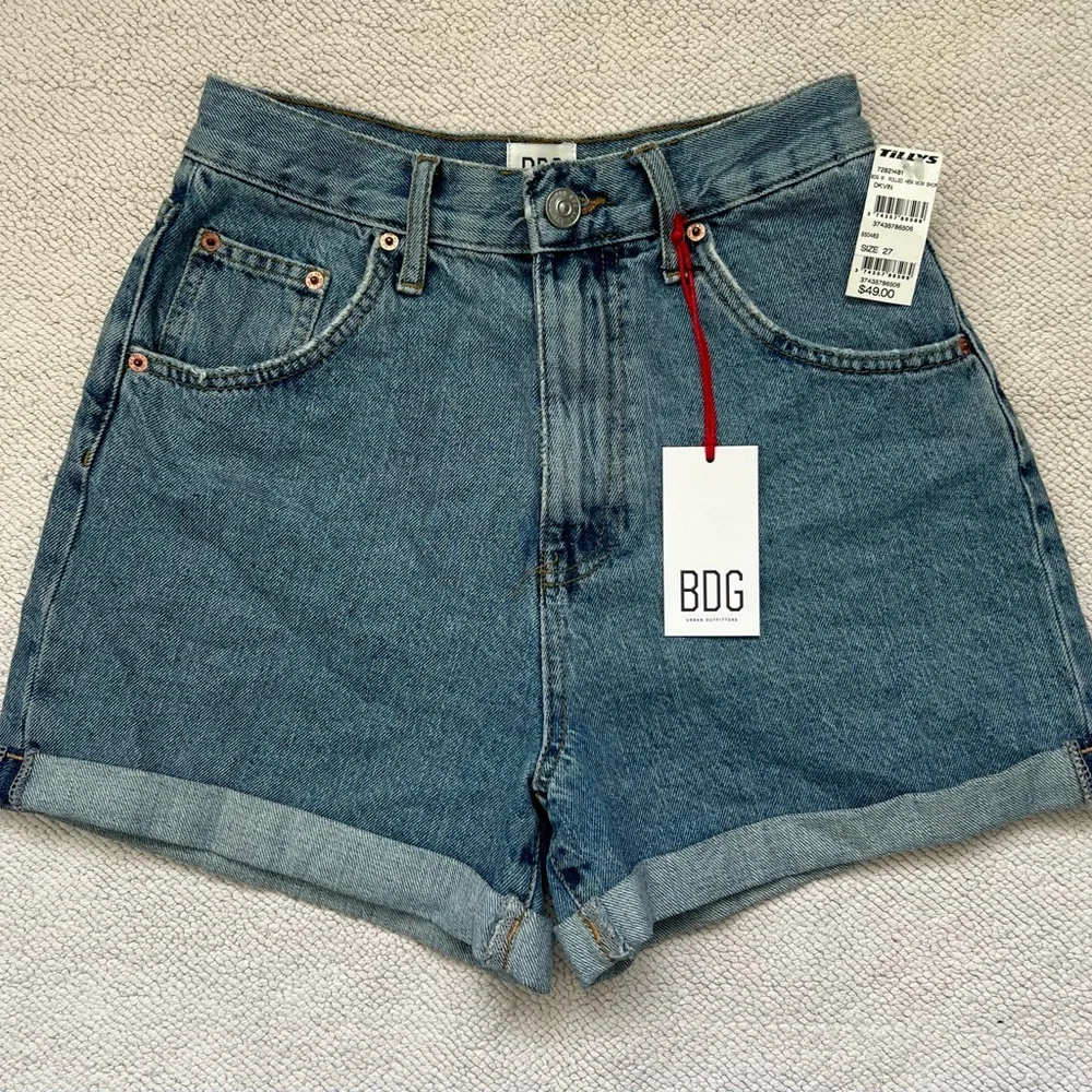 URBAN OUTFITTERS BDG BLUE JEANS SHORTS MOM HIGH WAISTED VINTAGE STYLE Size: 27 - Picture 2 of 16
